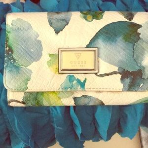 Guess Wallet. Super cute. Medium size. Spacious